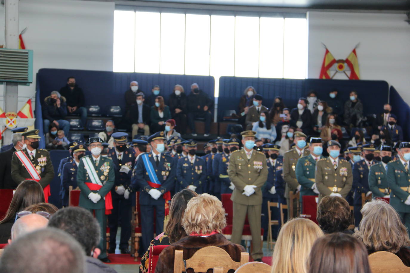 La Academia Básica del Aire recupera tras el parón por la pandemia los actos conmemorativos en honor a la patrona del Ejército del Aire | 312 Caballeros y Damas alumnos juraron fidelidad a la Bandera en un acto sin besos pero cargado de emoción.