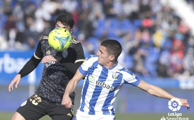 Galería. La Deportiva firma las tablas en Butarque.