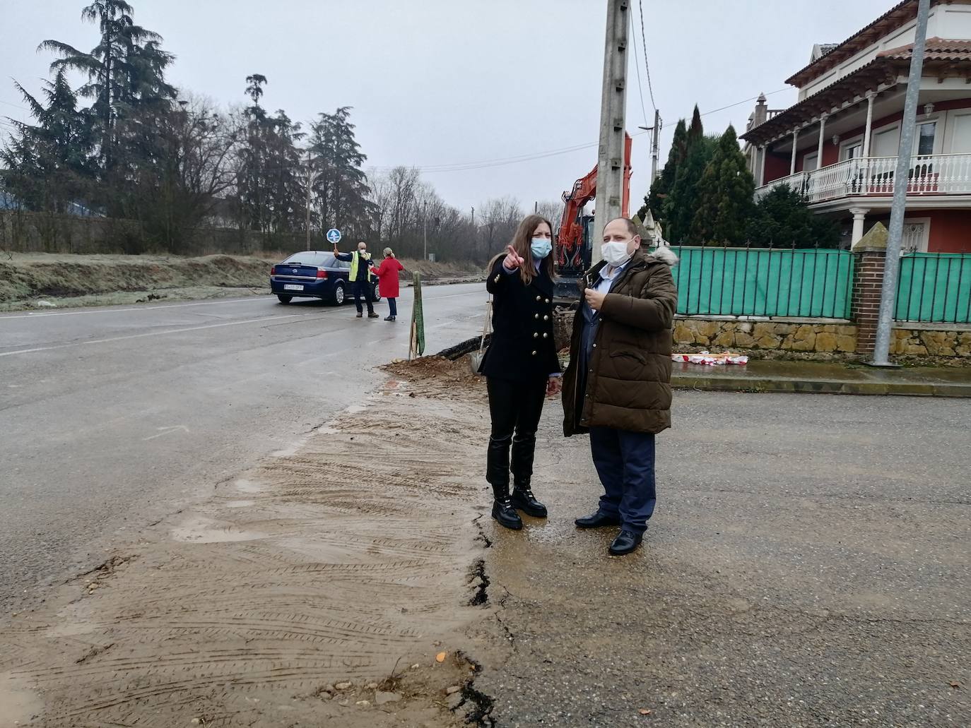 La delegada de la Junta en León ha visitado las distintas actuaciones en varios entornos del municipio.