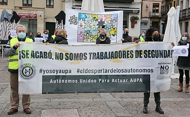 Galería. Alguna de las proclamas de los autónomos fueron pronunciadas ante el consistorio de San Marcelo.
