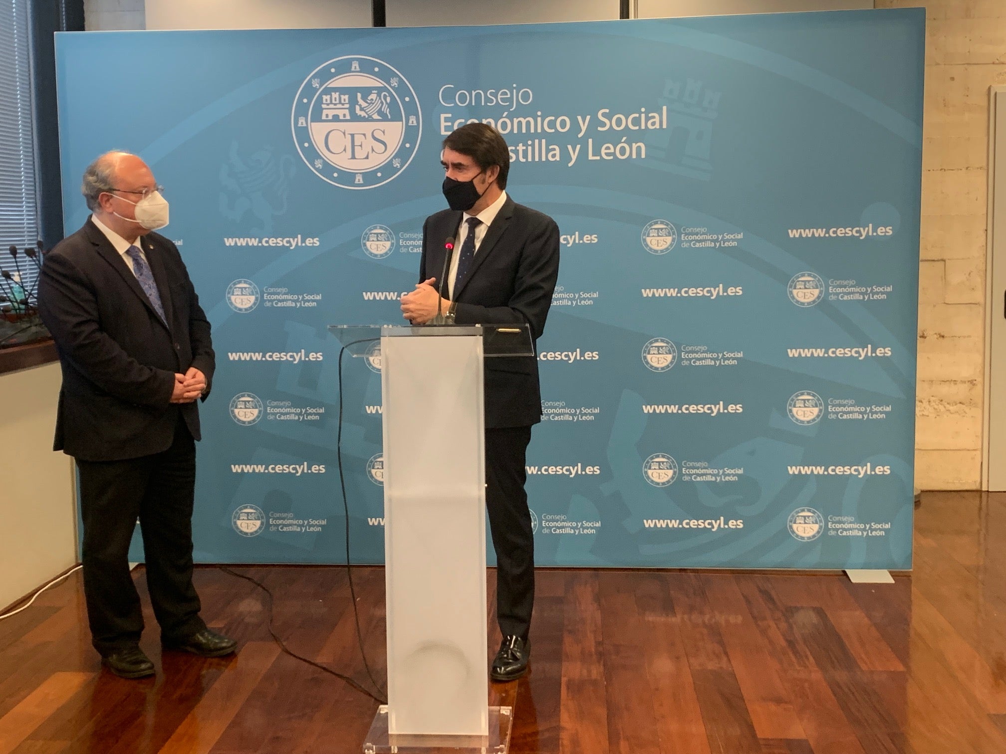 El consejero de Fomento y Medio Ambiente, Juan Carlos Suárez-Quiñones, durante su intervención en la jornada del Consejo Económico y Social de Castilla y León de este miércoles, 15 de diciembre.