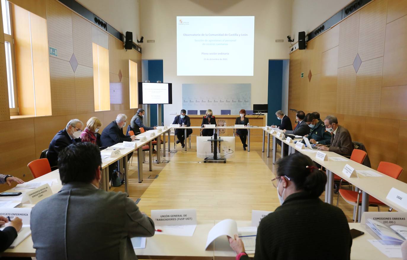 La consejera de Sanidad, Verónica Casado, preside la reunión del Observatorio de Agresiones de Castilla y León.
