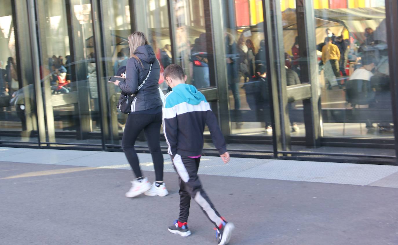 El Palacio de Exposiciones acoge desde este jueves la vacunación de menores de 12 años del área de salud de León.