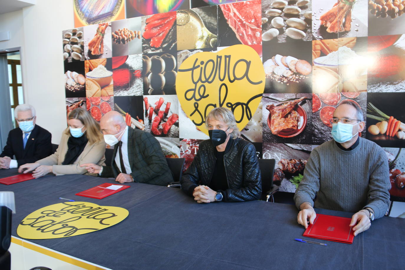 La comunidad distribuye a través de Tierra de Sabor los productos de calidad de la marca del corazón amarillo.