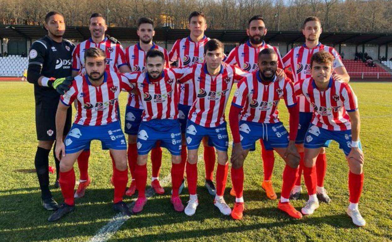 Once del Atlético Bembibre en su partido de este sábado ante el Santa Marta.