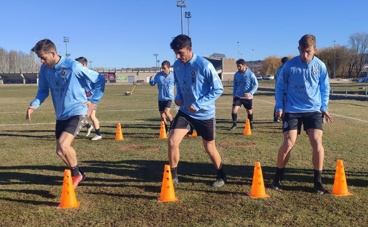 La Cultural quiere acabar con una mala racha de tres jornadas seguidas sin ganar ante el peor rival posible, el líder del grupo.