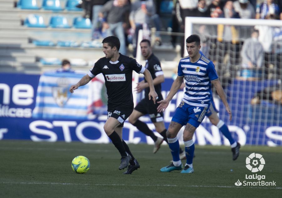 El estadio berciano ha acogido la última jornada antes del parón navideño con un encuentro entre la Deportiva y el Amorebieta.