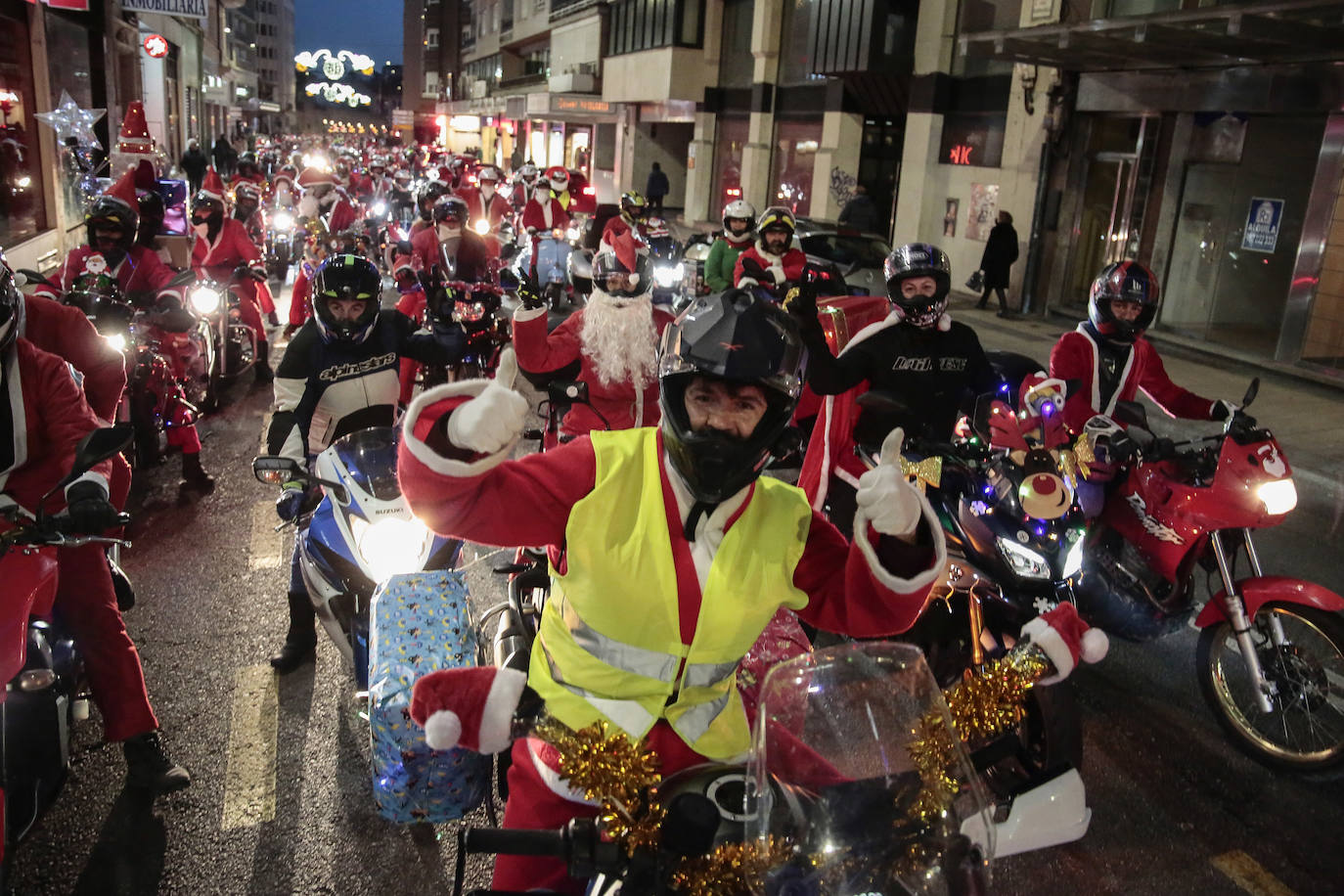 Papá Noel es solidario con los socios de Aspaym