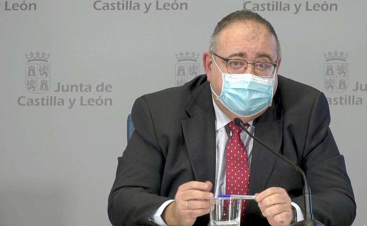 El nuevo consejero de Sanidad, este martes, durante su primera comparecencia. 