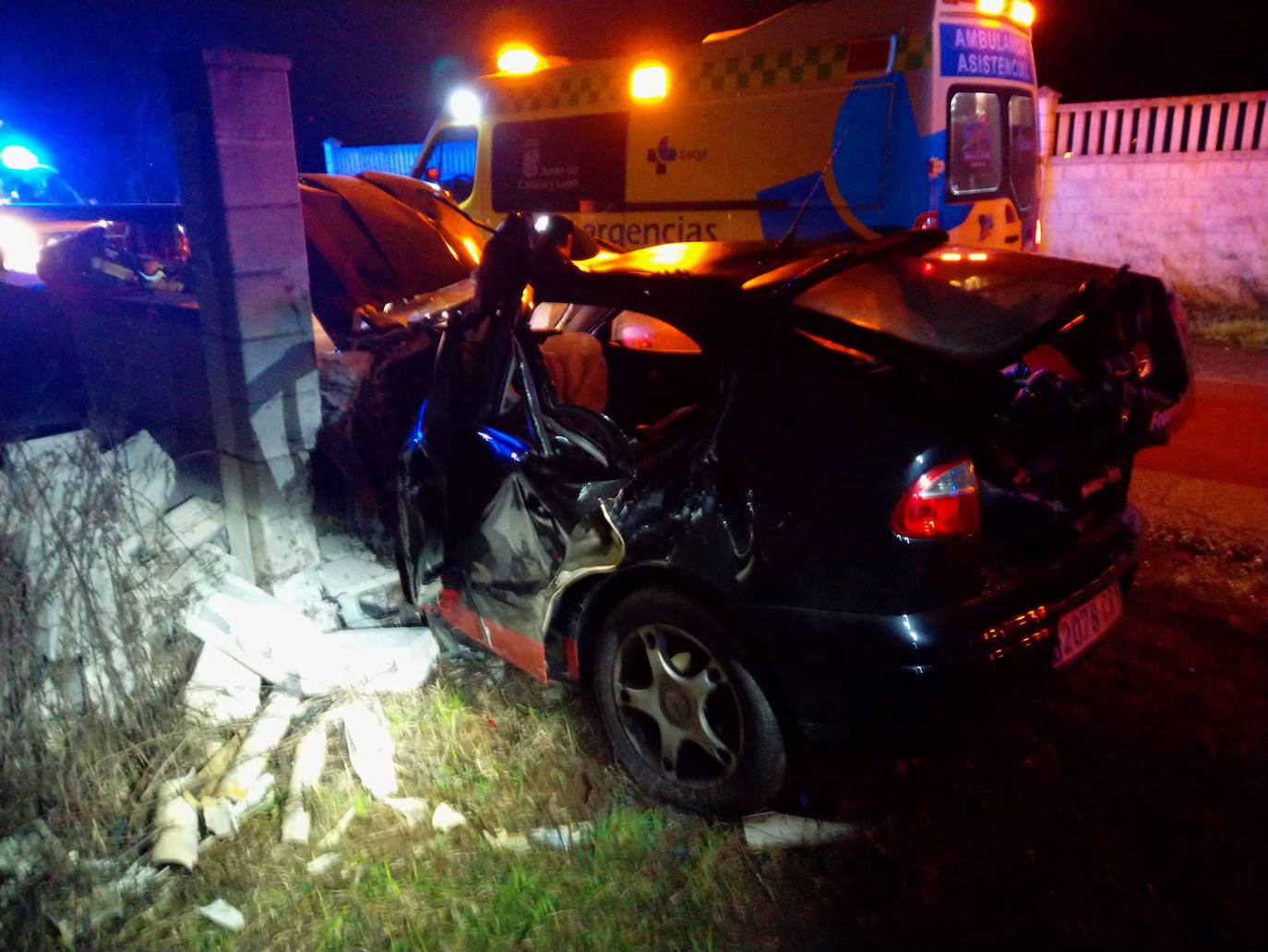 Accidente con dos heridos graves en el Camino de Santiago a su paso por el barrio ponferradino de Fuentesnuevas. 