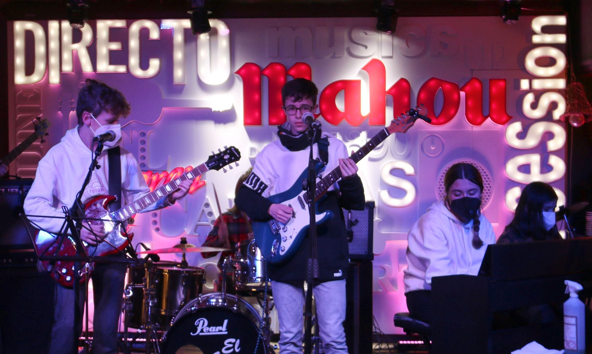 Concierto navideño de la escuela de música de Villaquilambre 'Rock Schoo León' en El Gran Café.
