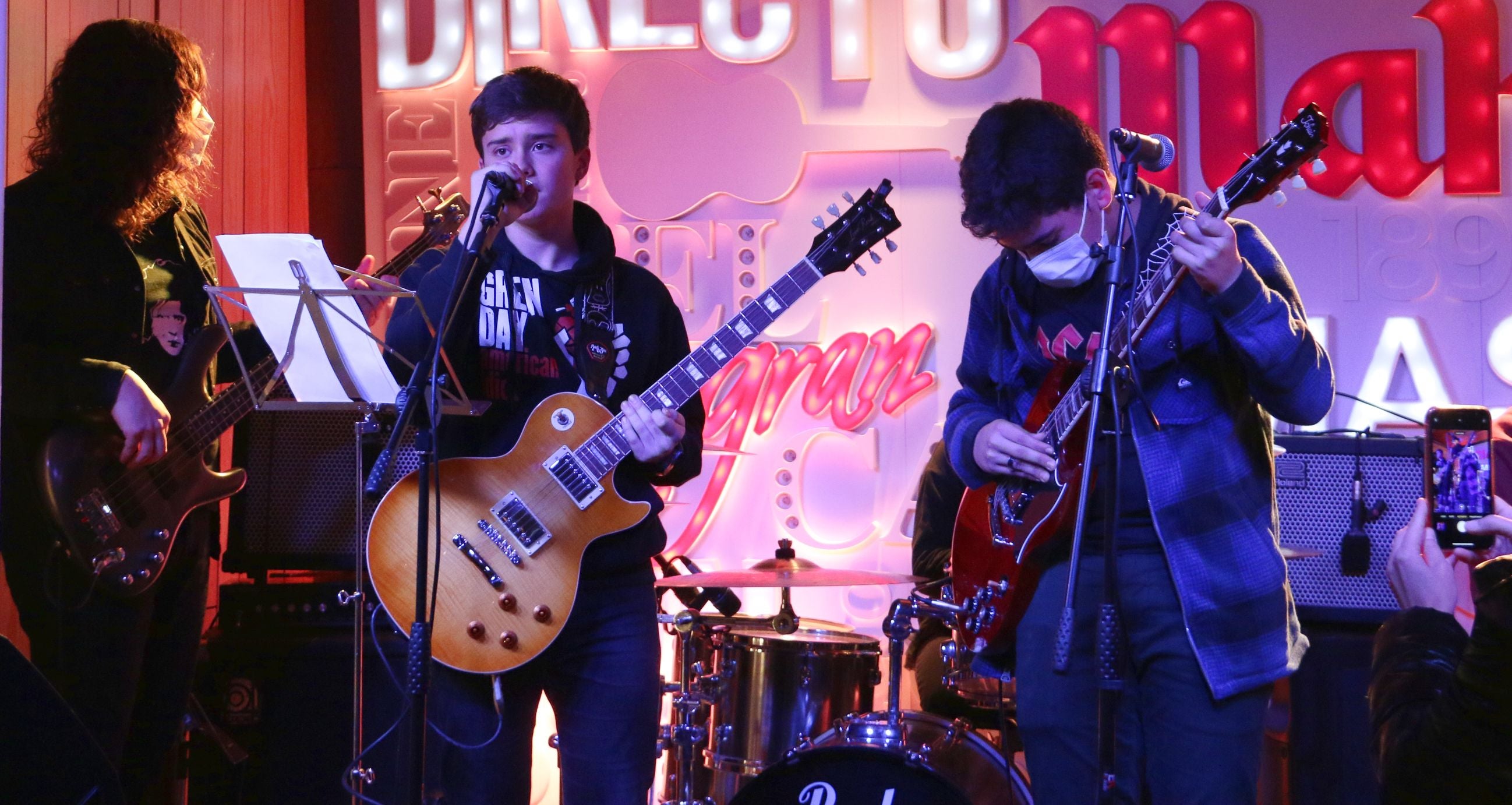 Concierto navideño de la escuela de música de Villaquilambre 'Rock Schoo León' en El Gran Café.