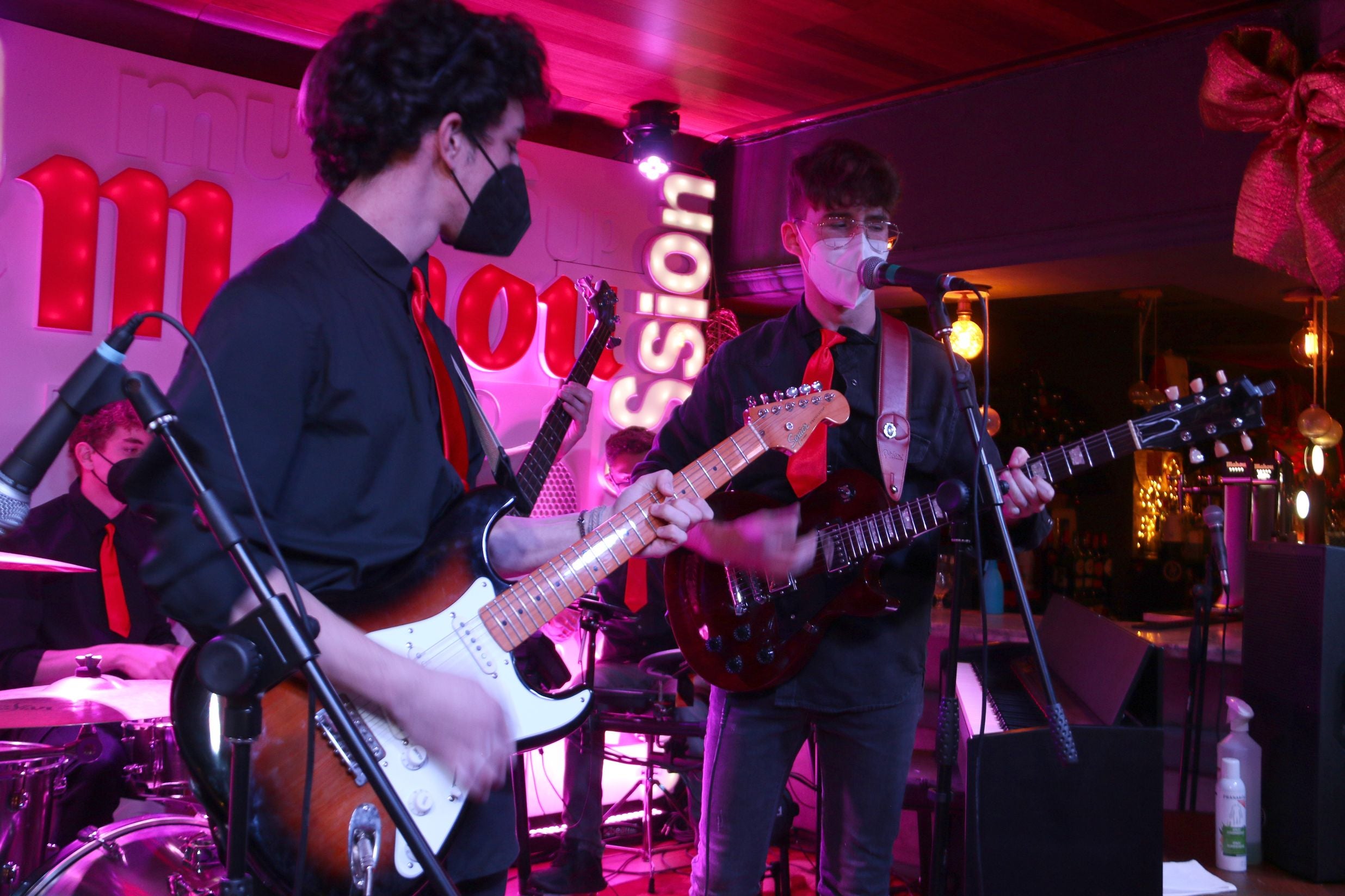 Concierto navideño de la escuela de música de Villaquilambre 'Rock Schoo León' en El Gran Café.