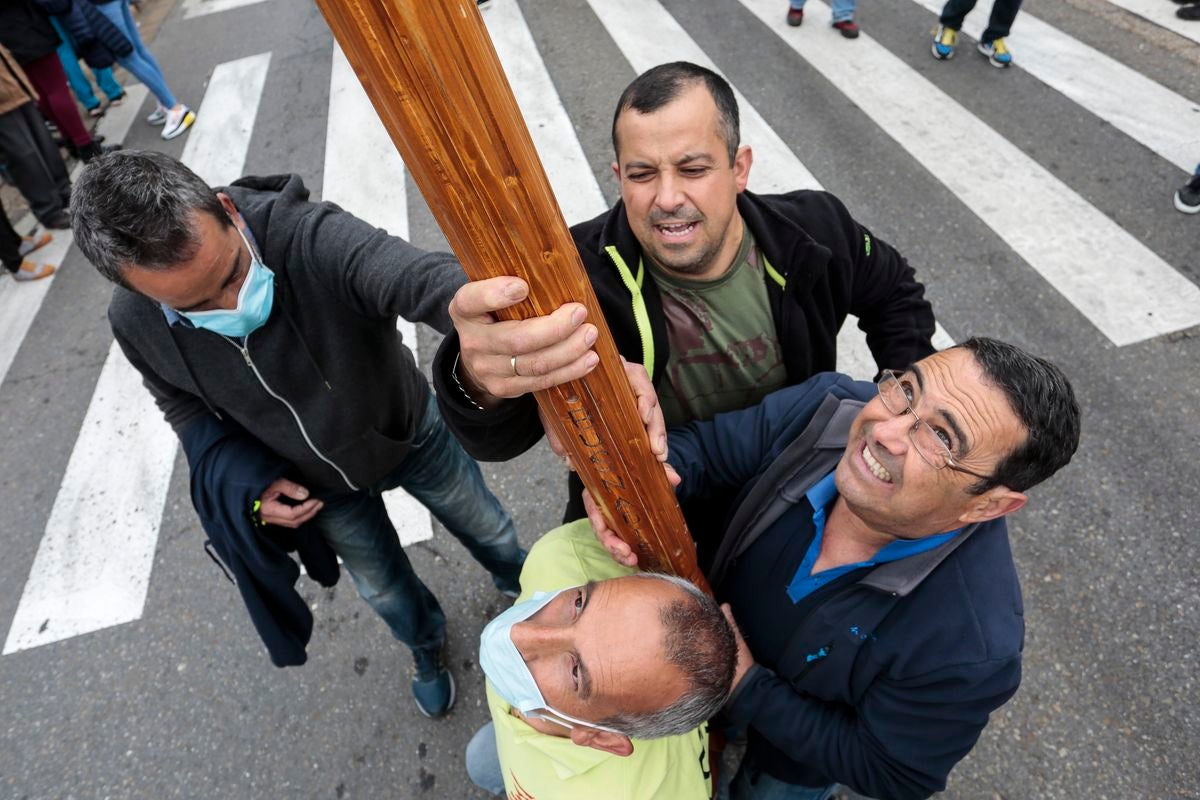 Los pendones volvieron a recorrer las calles de La Virgen del Camino en la tradicional romería de San Froilán