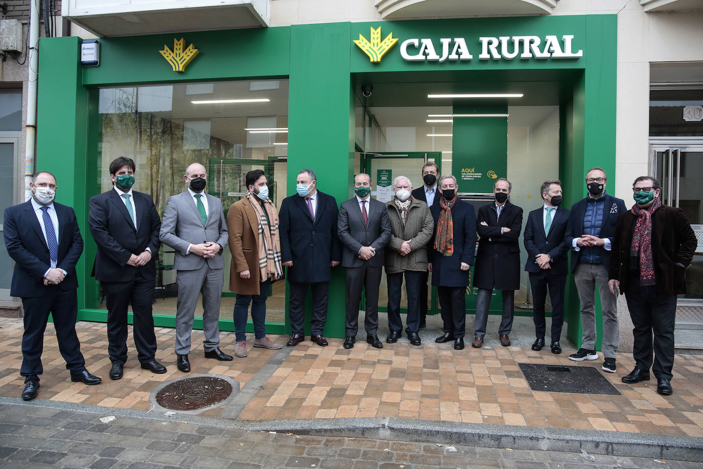 Inauguración de la nueva oficina de Caja Rural .