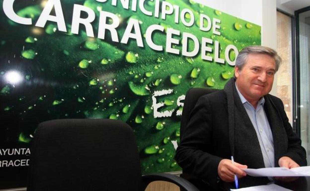 El alcalde de Carracedelo, Raúl Valcarce. 