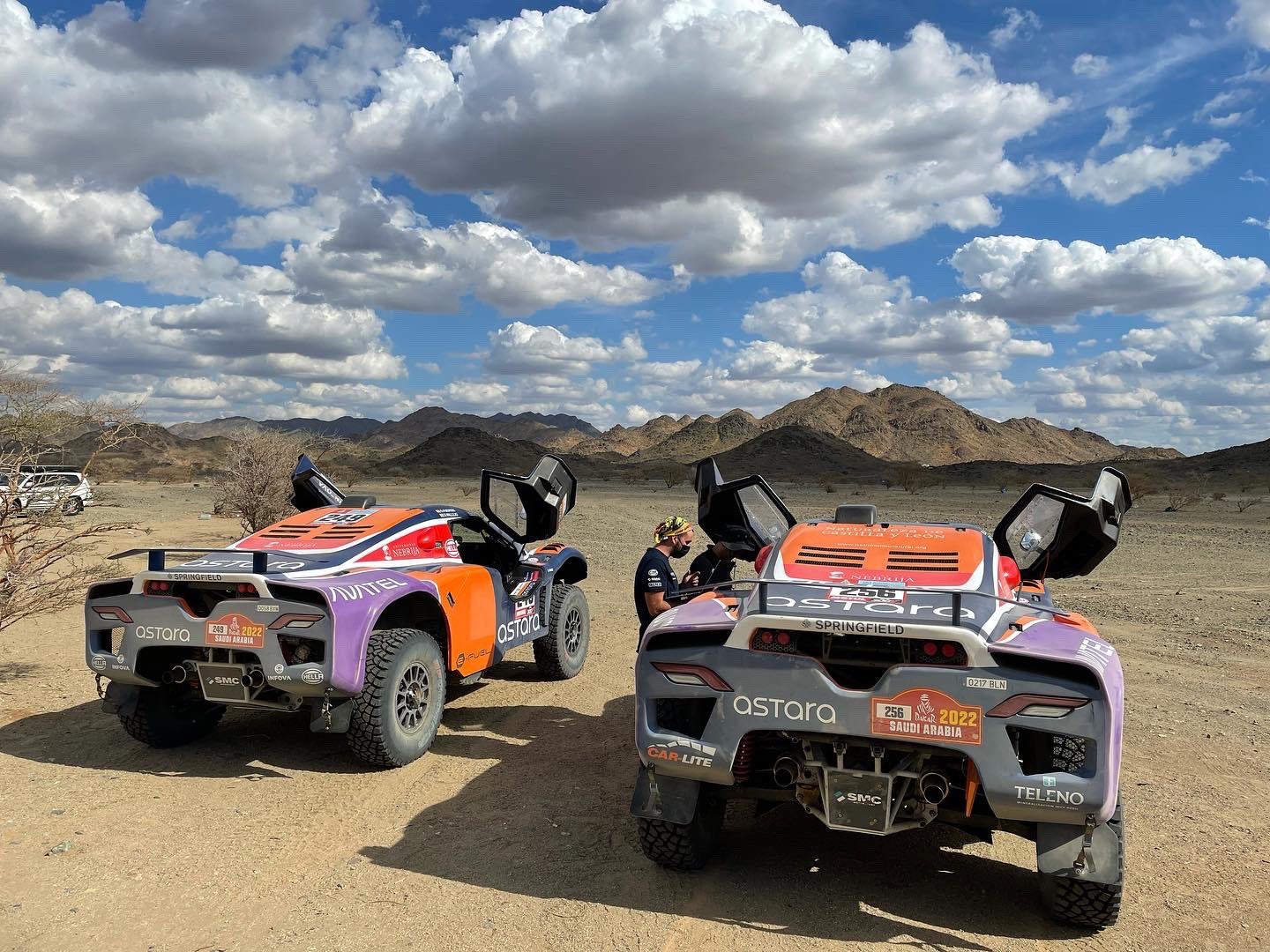 El leonés vive en Arabia Saudí su quinto Dakar en un buggy Century CR6 y con Eduardo Blanco como compañero.