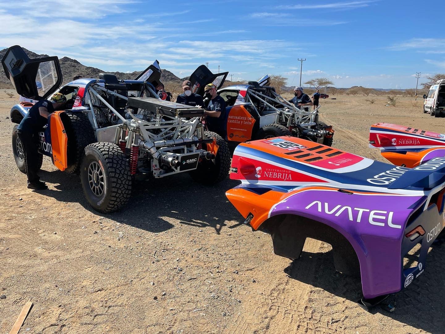 El leonés vive en Arabia Saudí su quinto Dakar en un buggy Century CR6 y con Eduardo Blanco como compañero.