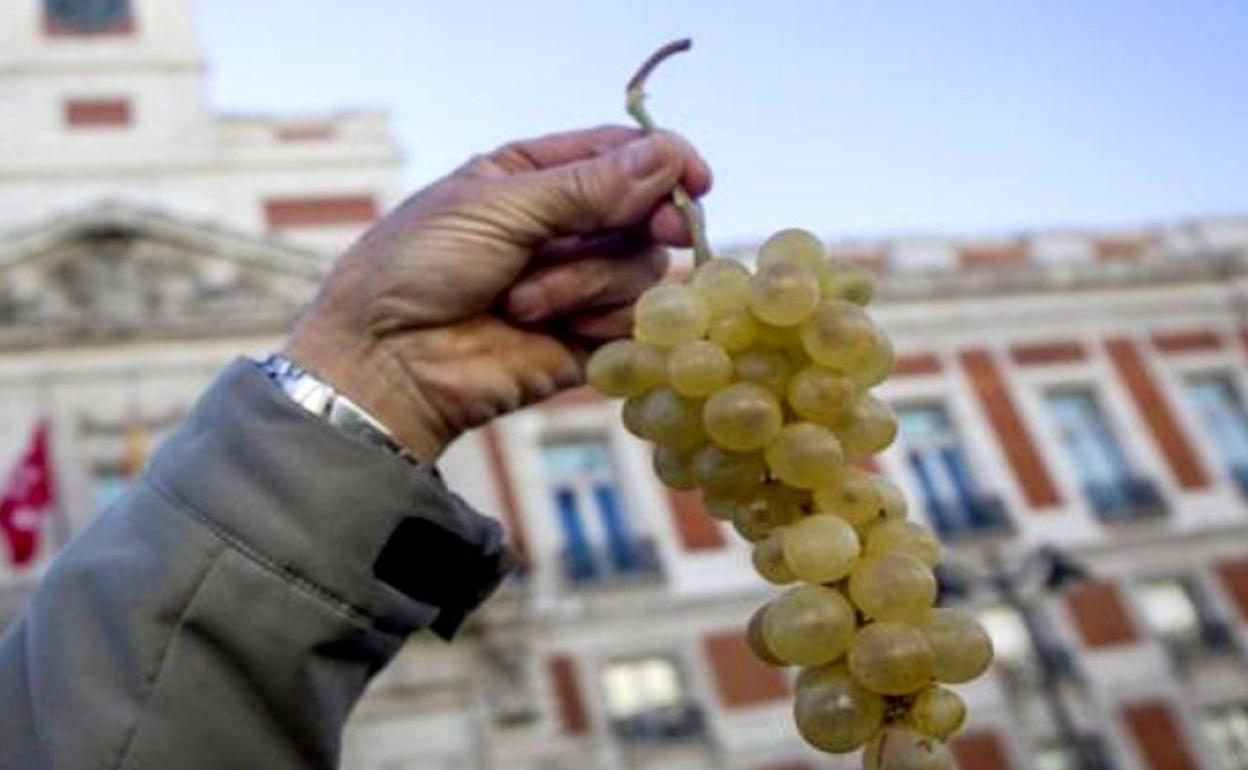 Las 12 uvas de la suerte se toman en España para despedir el año. 