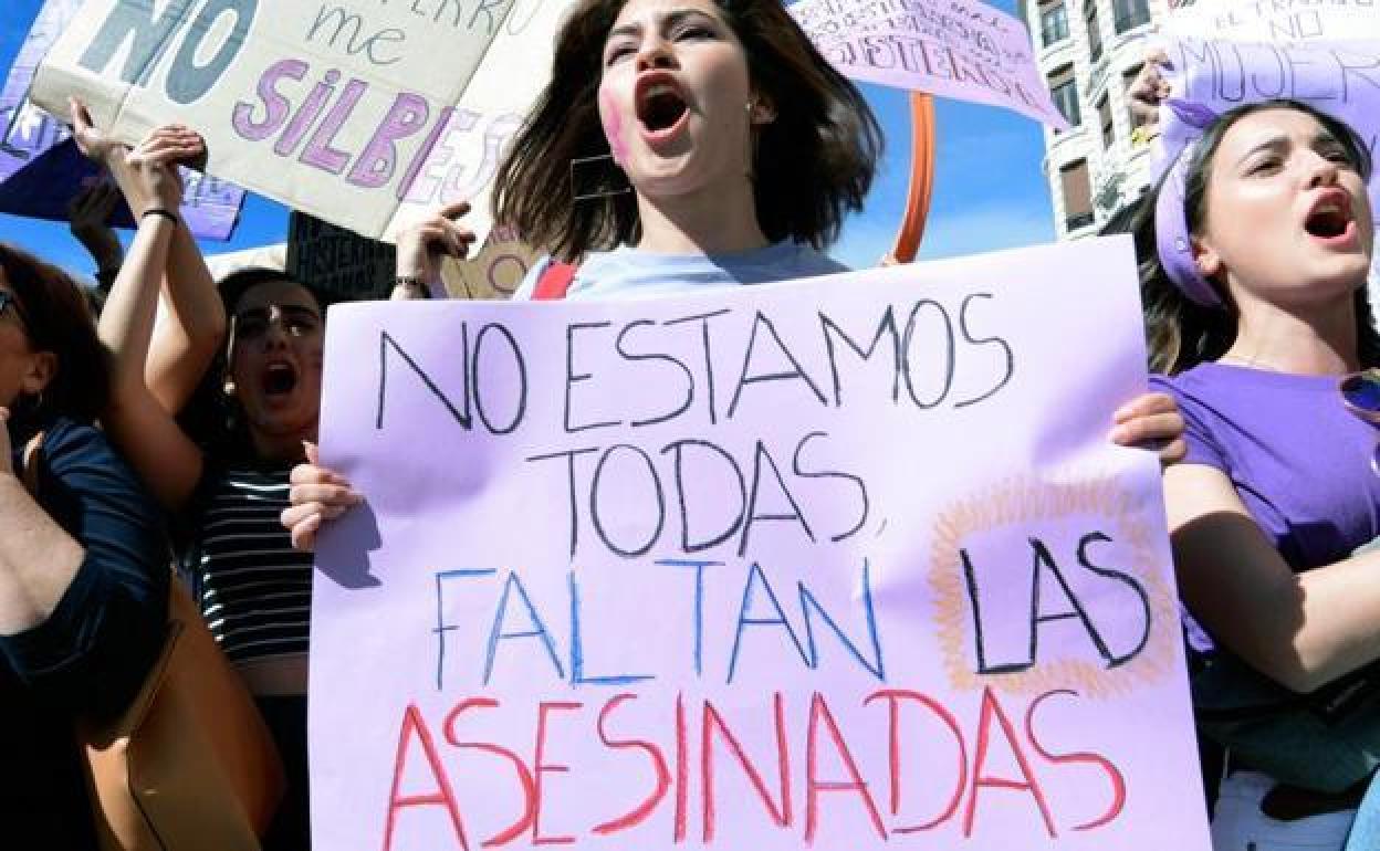 Concentración de hace unos años contra la violencia machista en las calles de una ciudad española.