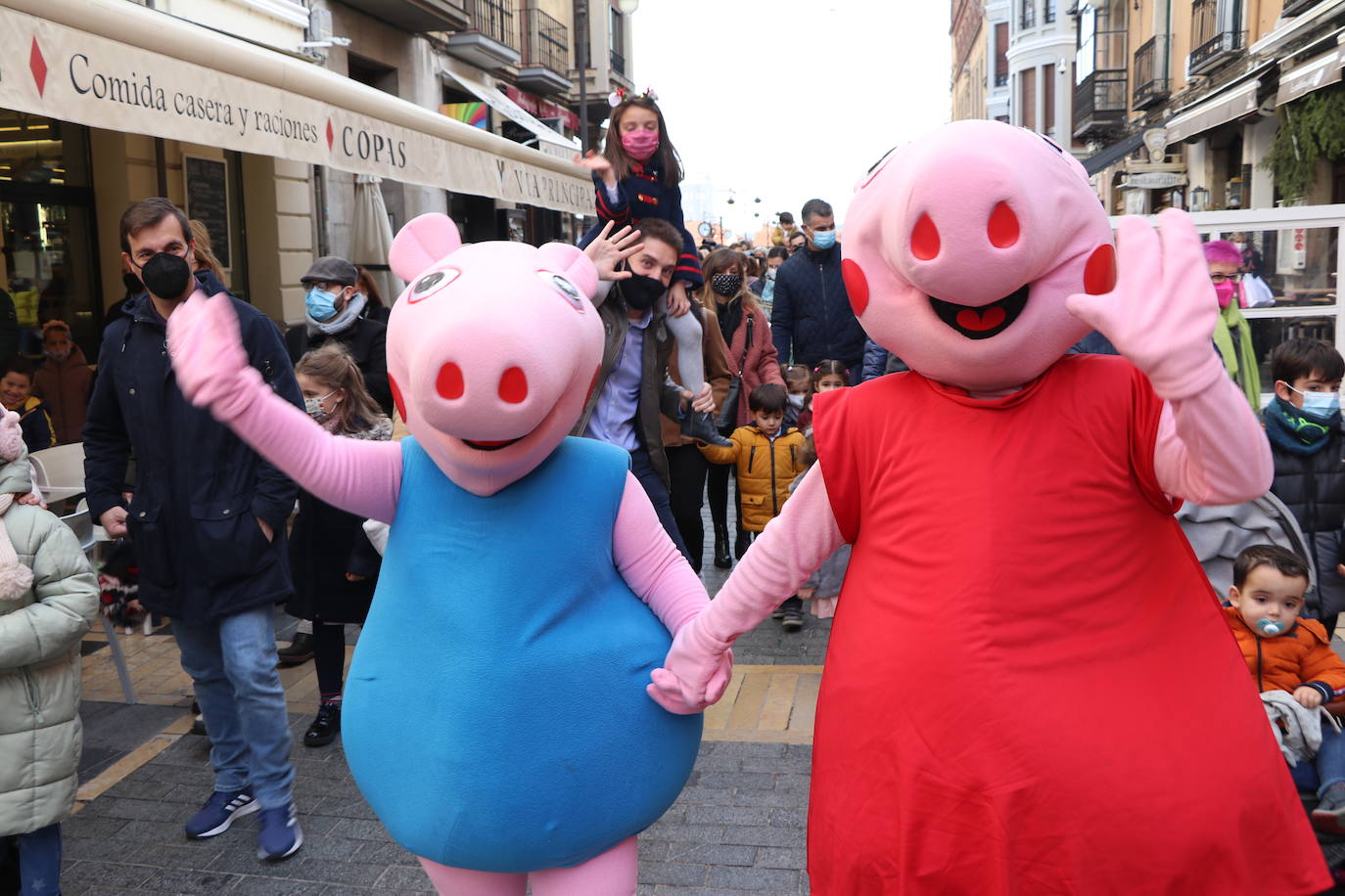 Casi una decena de ídolos de los más pequeños han vivido una jornada de ilusión por el centro de la capital.