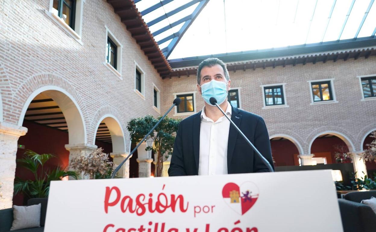 El secretario autonómico y candidato de los socialistas castellanos y leoneses a presidir la Junta, Luis Tudanca, comparece tras presidir el Consejo Territorial del PSOE de Castilla y León.