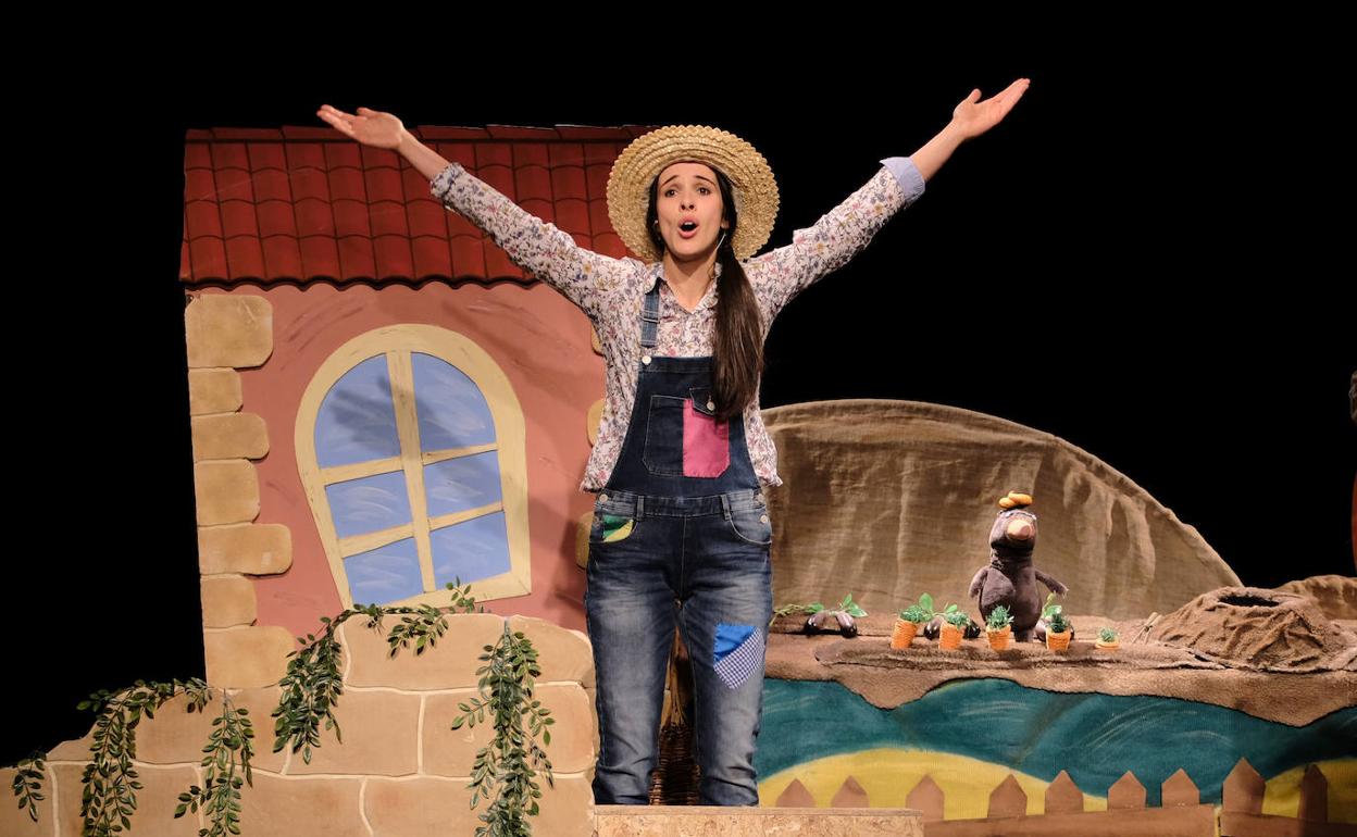 La obra 'El topo que quería saber quién se había hecho aquello en su cabeza'.