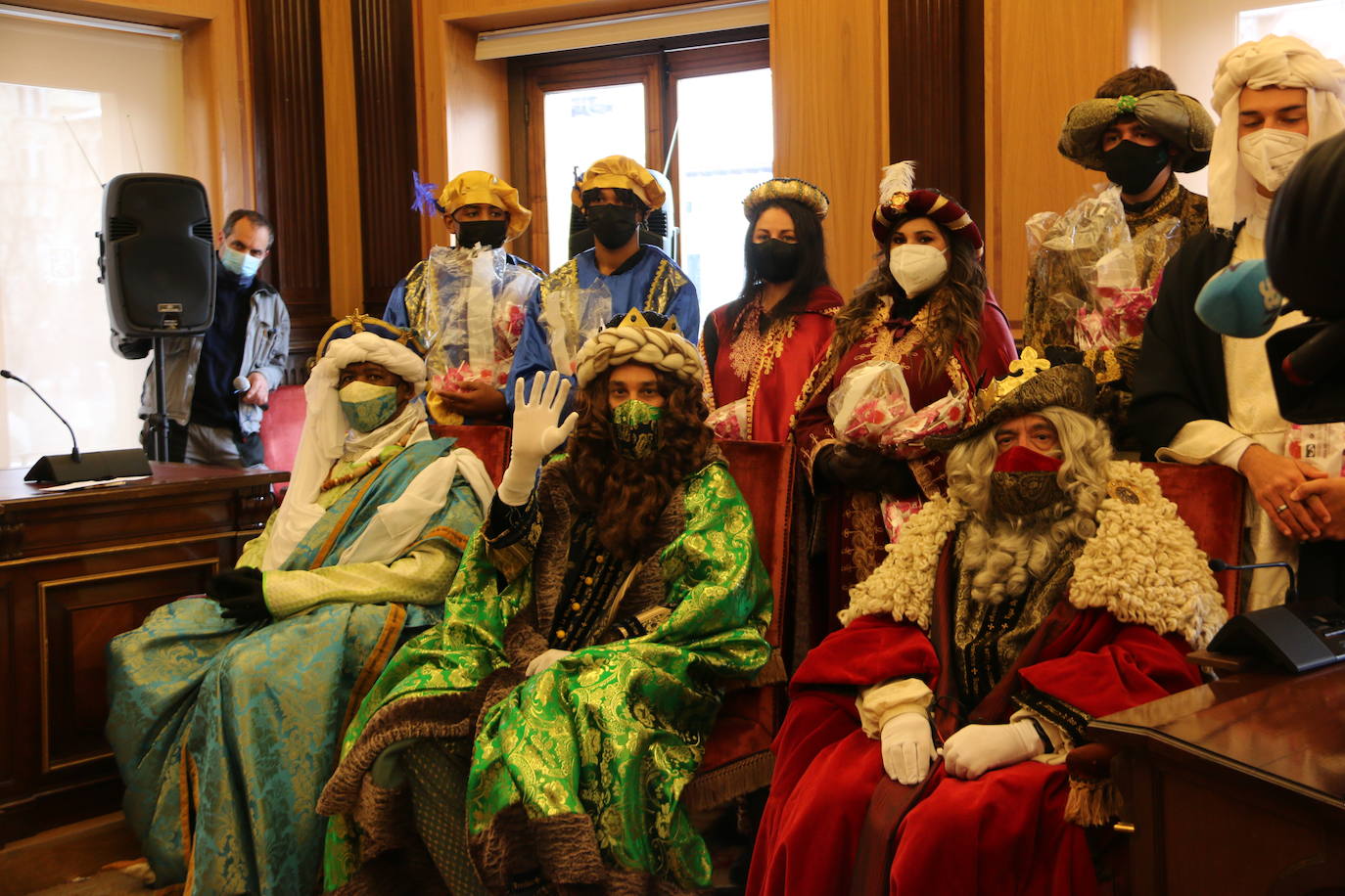 Los niños leoneses reciben a los Reyes Magos en la Estación de Renfe