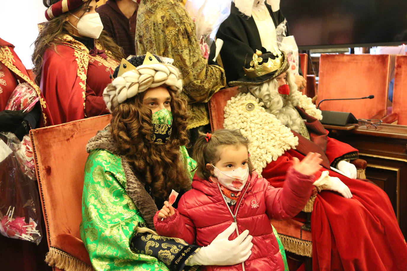 Los niños leoneses reciben a los Reyes Magos en la Estación de Renfe