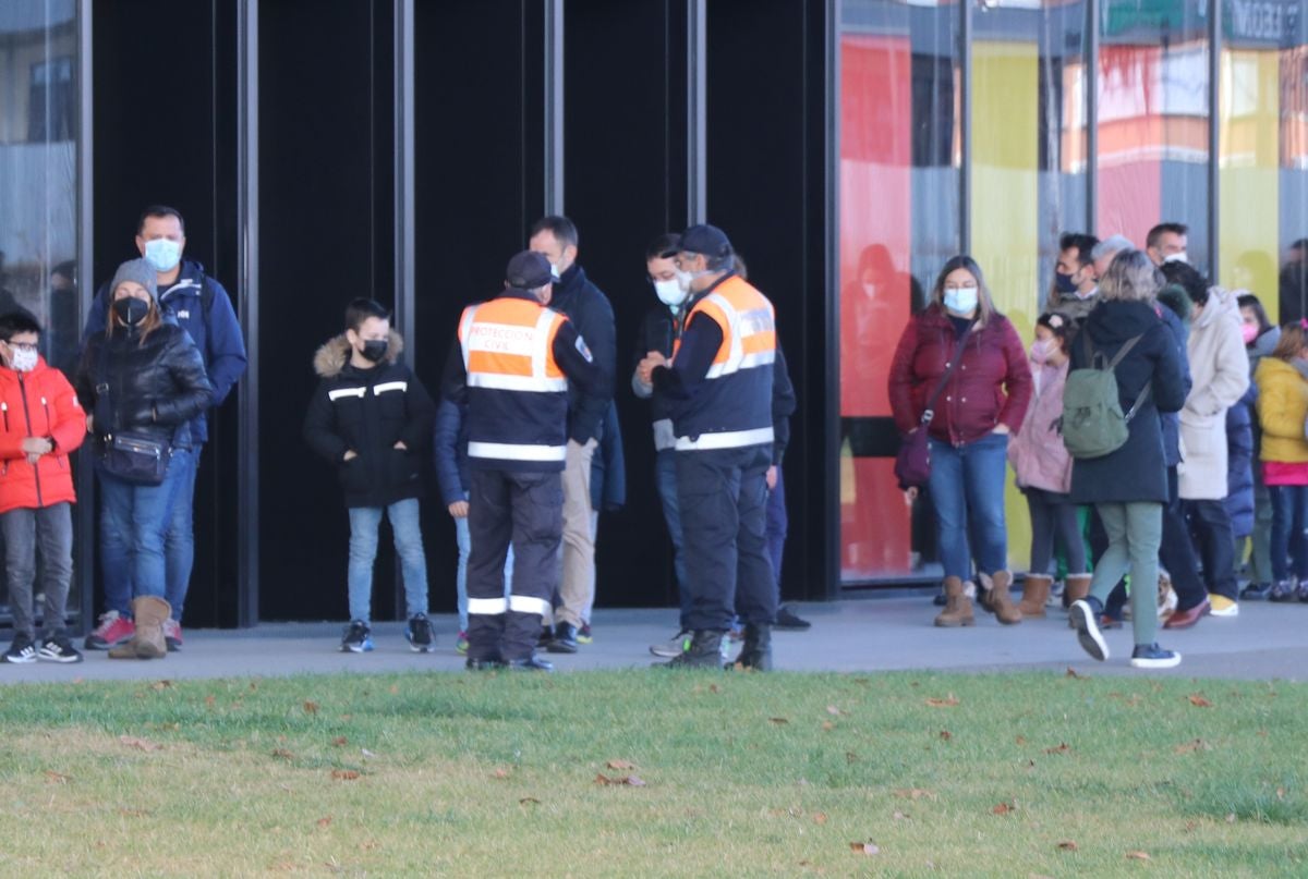 El Palacio de Exposiciones de León sigue siendo el 'fortín' leonés contra la covid-19, con la vacunación de menores y el cribado masivo como grandes 'armas' contra la pandemia