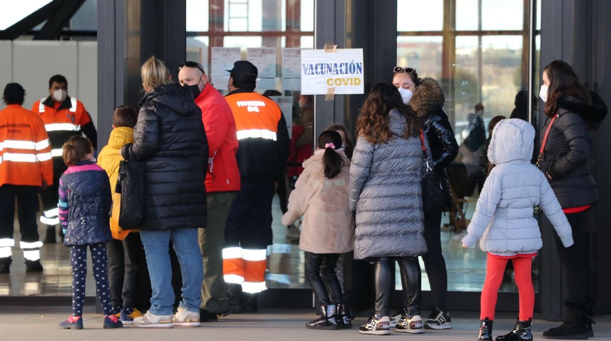 El Palacio de Exposiciones de León sigue siendo el 'fortín' leonés contra la covid-19, con la vacunación de menores y el cribado masivo como grandes 'armas' contra la pandemia