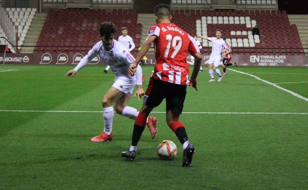 Riki Mangana, en una acción del partido.