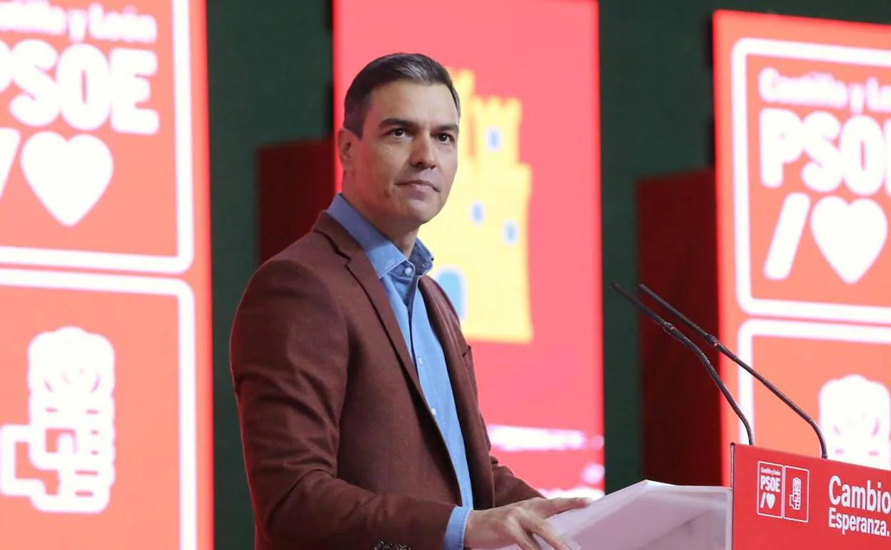 Pedro Sánchez, este domingo, en la presentación de la candidatura de Luis Tudanca a las elecciones. 