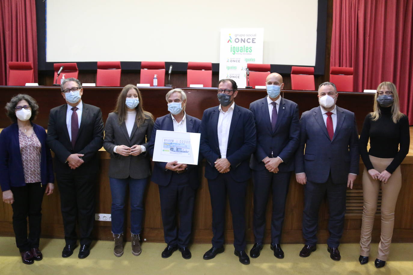 El centro hospitalario leonés será la imagen de cinco millones y medio de cupones el 12 de enero.