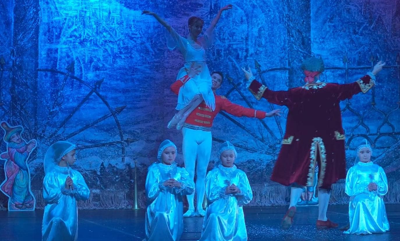 Los niños de la Escuela de Danza Coopelia de Ponferrada colaboran con el Ballet Imperial Ruso.