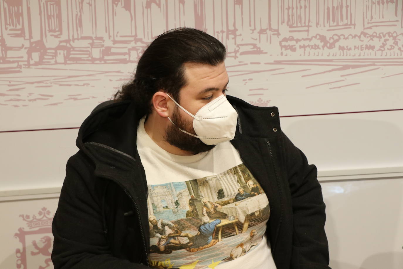 El cineasta leonés participa en dos obras nominadas a los Goya, el documental 'Mamá' y el cortometraje de animación 'Nacer'.