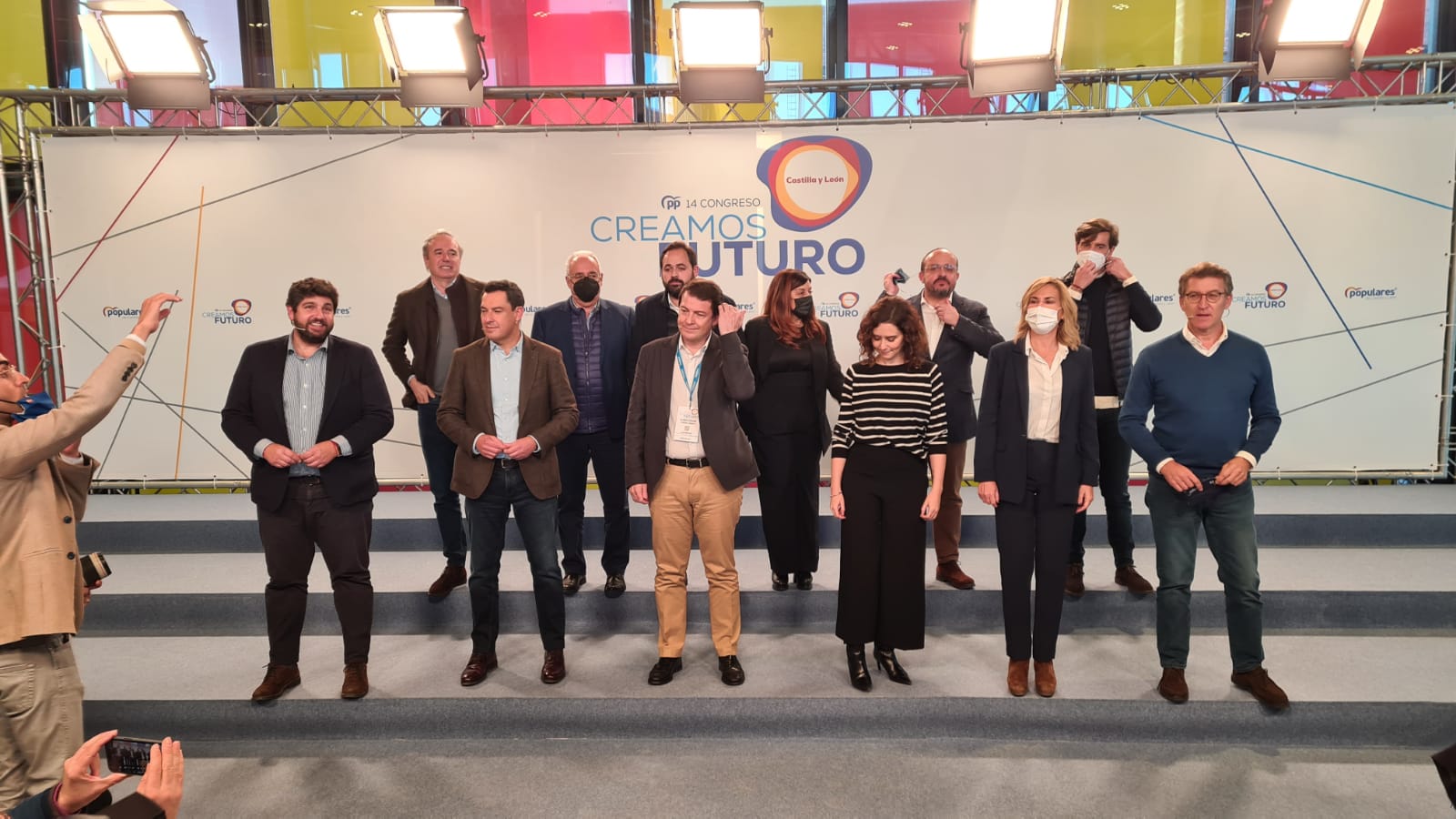 Varios líderes autonómicos del Partido Popular han participado en la celebración de la mesa 'Los Gobiernos del PP. Pensando en las personas'.