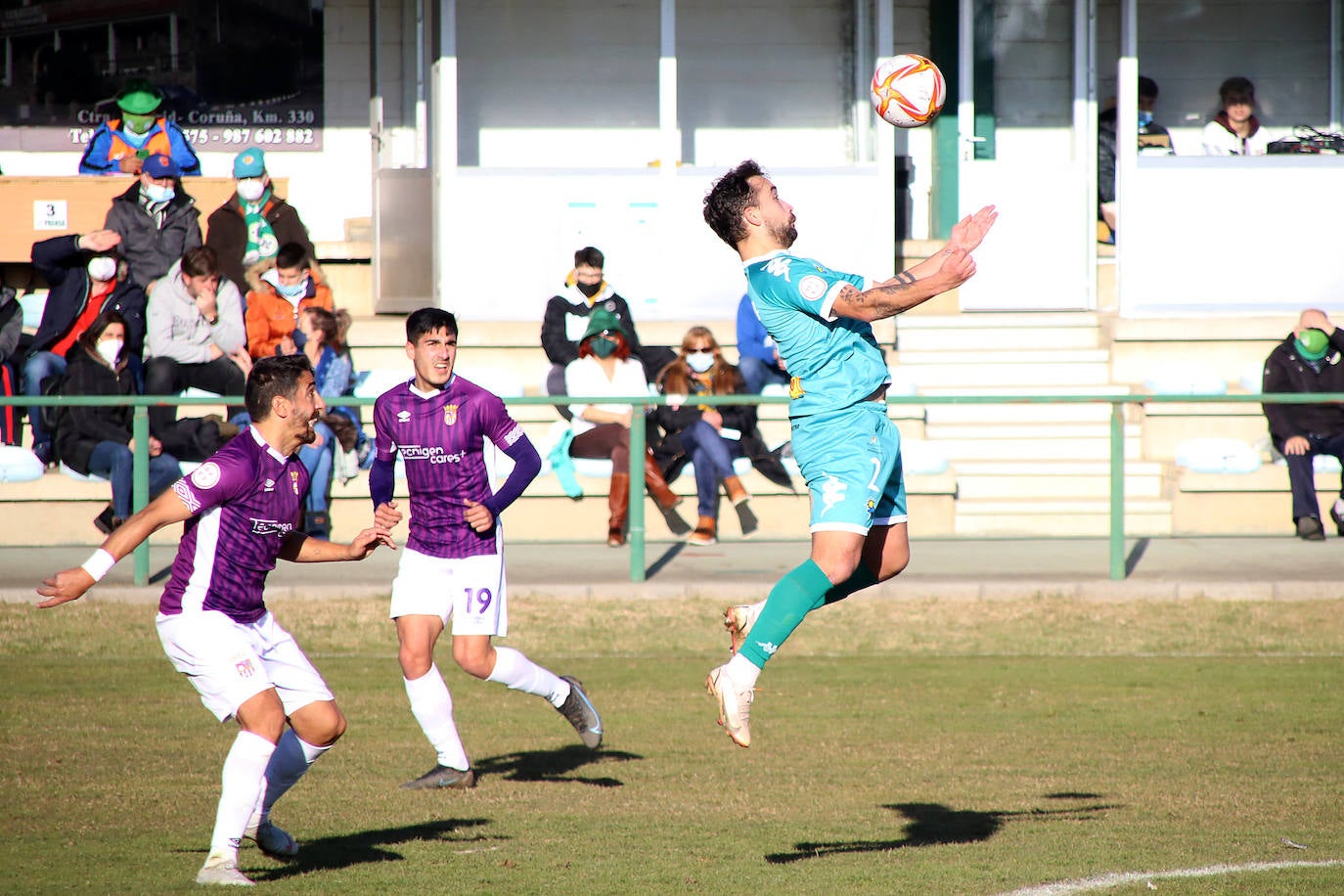 El Atlético Astorga consigue un importante triunfo ante el Palencia que le sitúa con 18 puntos en el Grupo VIII de la Tercera RFEF.