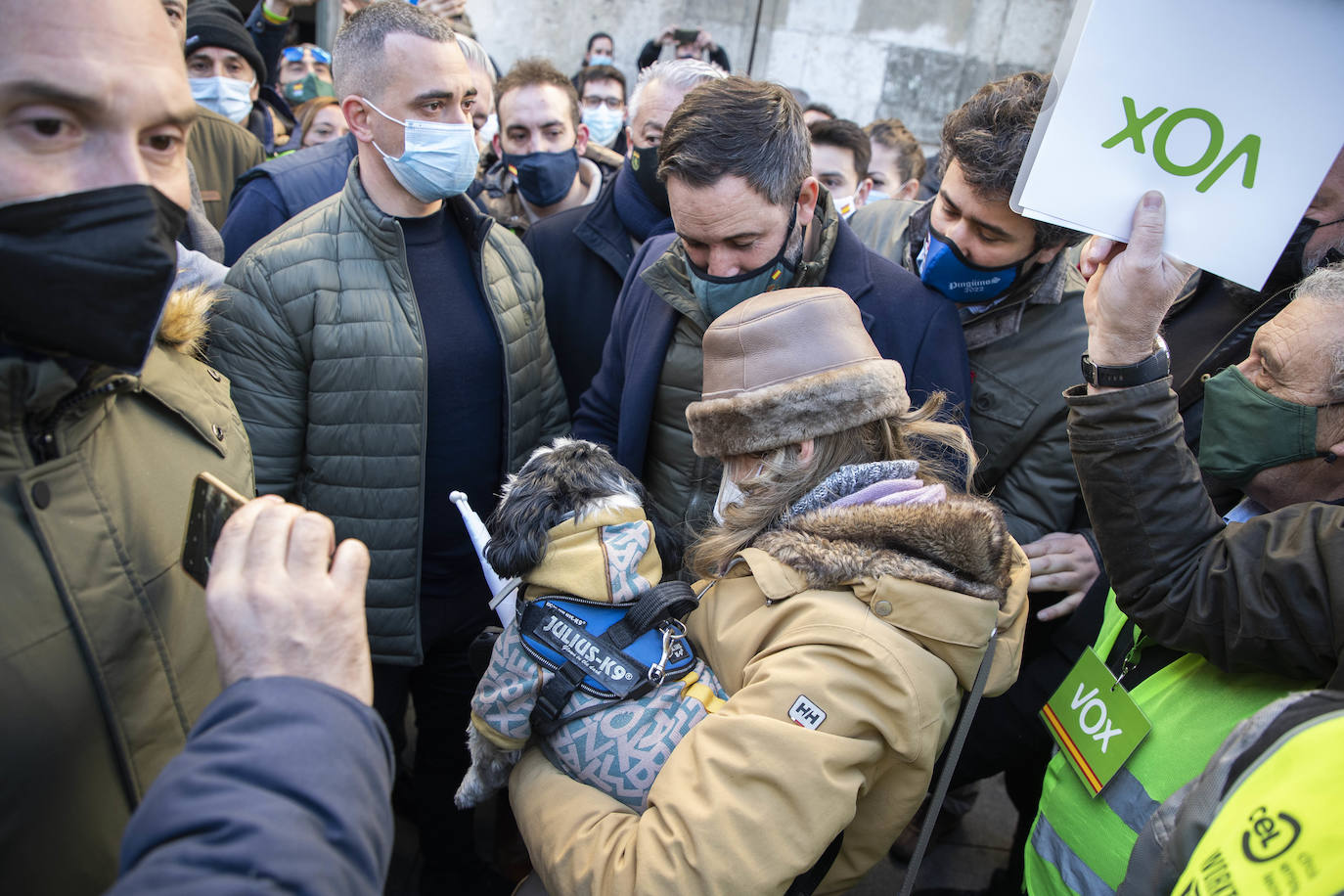 El presidente de Vox, Santiago Abascal; el secretario general, Javier Ortega-Smith, y el candidato a la Junta, Juan García-Gallardo, participan en el acto de presentación de candidaturas a las elecciones autonómicas a las Cortes.