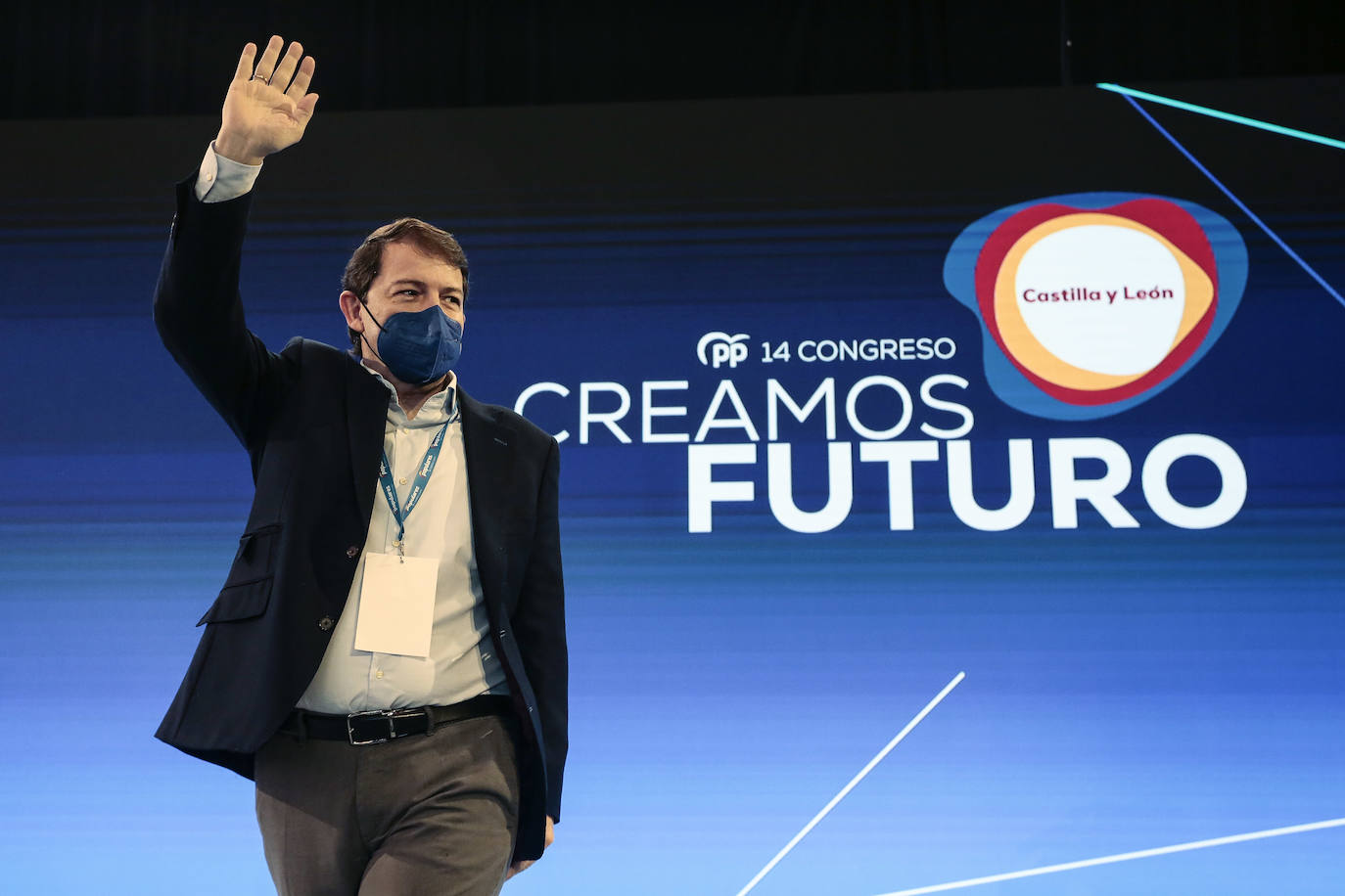 El presidente nacional de los populares, Pablo Casado, asiste a la última jornada del congreso donde saldrá elegido Mañueco.