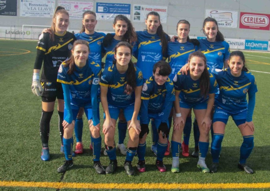 El conjunto leonés se impone al Versalles con goles de Claudia y Paula González .