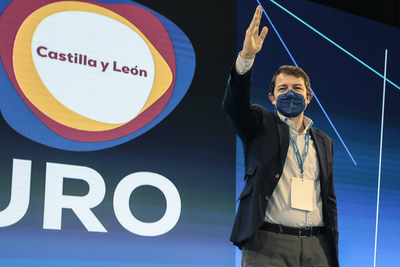 El presidente del PP, Pablo Casado asiste al XIV Congreso del partido de Castilla y León. Junto a él, el presidente autonómico, Alfonso Fernández Mañueco.
