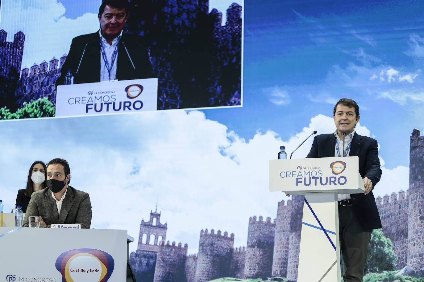 El presidente del PP, Pablo Casado asiste al XIV Congreso del partido de Castilla y León. Junto a él, el presidente autonómico, Alfonso Fernández Mañueco.