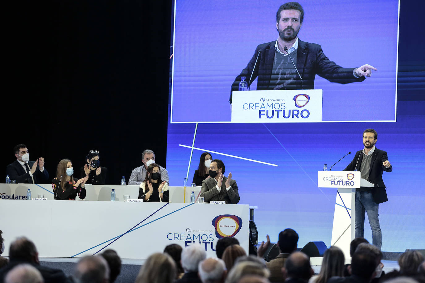 El presidente del PP, Pablo Casado asiste al XIV Congreso del partido de Castilla y León. Junto a él, el presidente autonómico, Alfonso Fernández Mañueco.