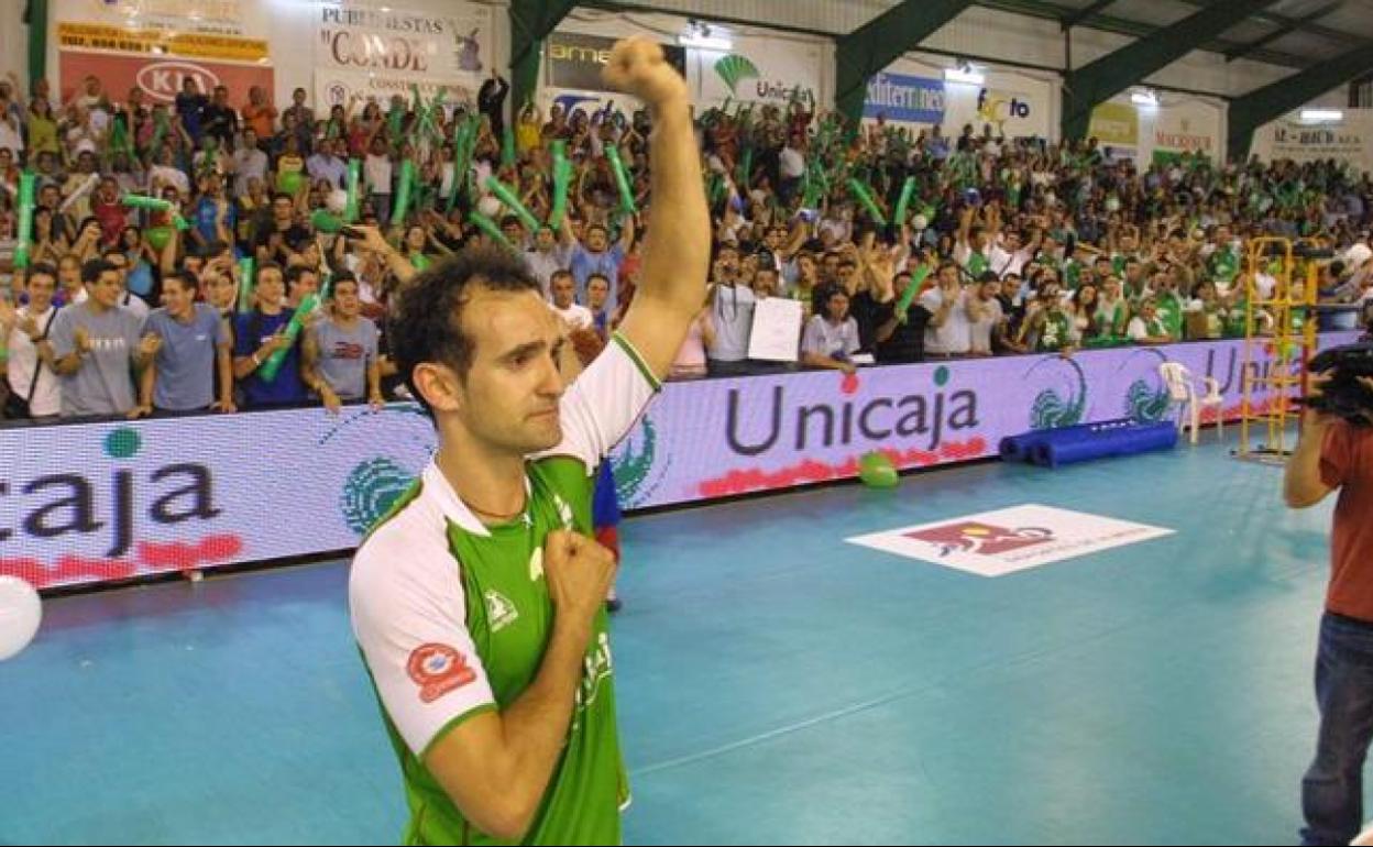 Cosme Prenafeta, en su despedida como jugador de Unicaja Voley en 2005. 