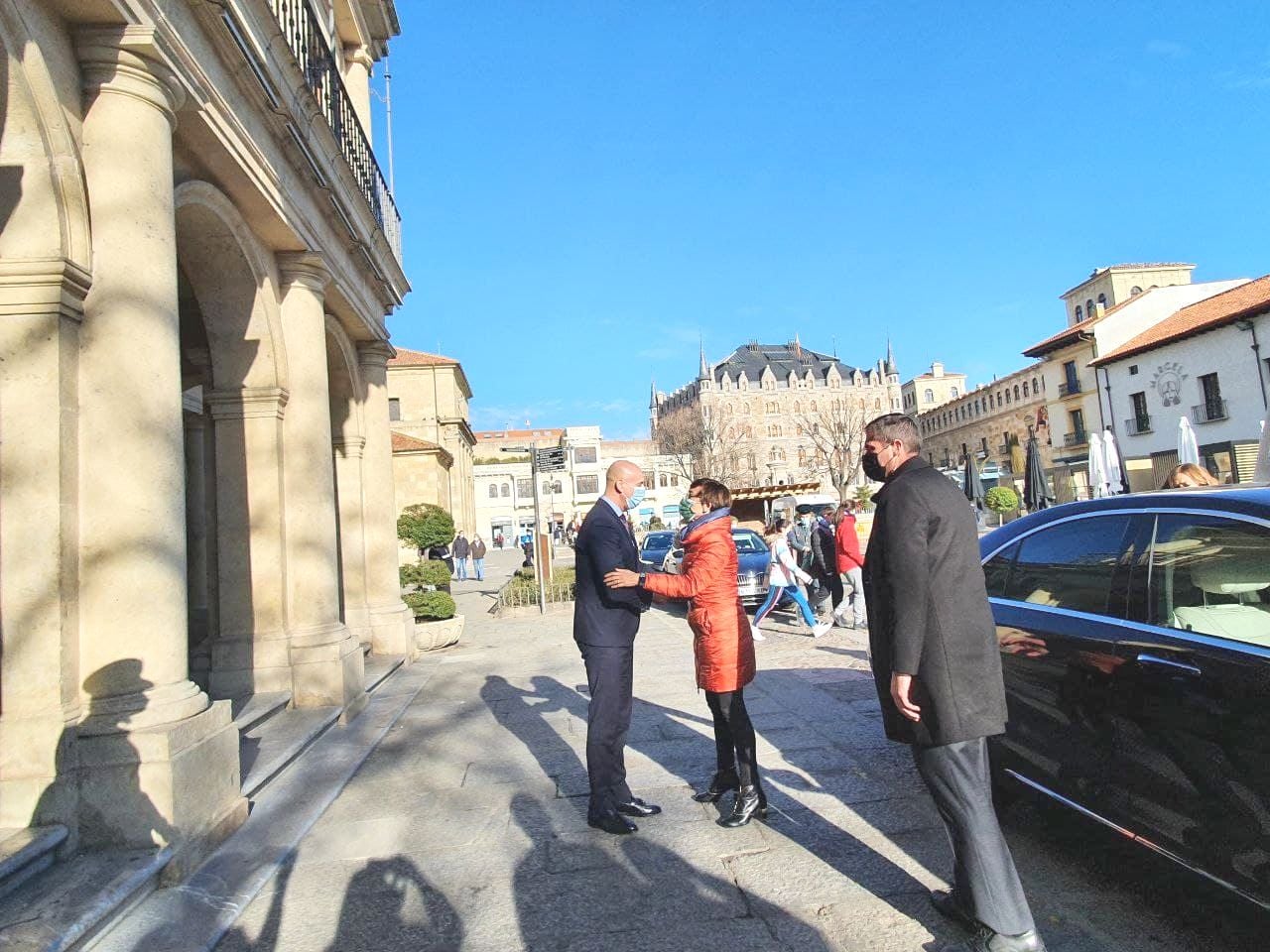 María Gámez ha estado acompañada de la delegada del Gobierno en Castilla y León, Virginia Barcones.