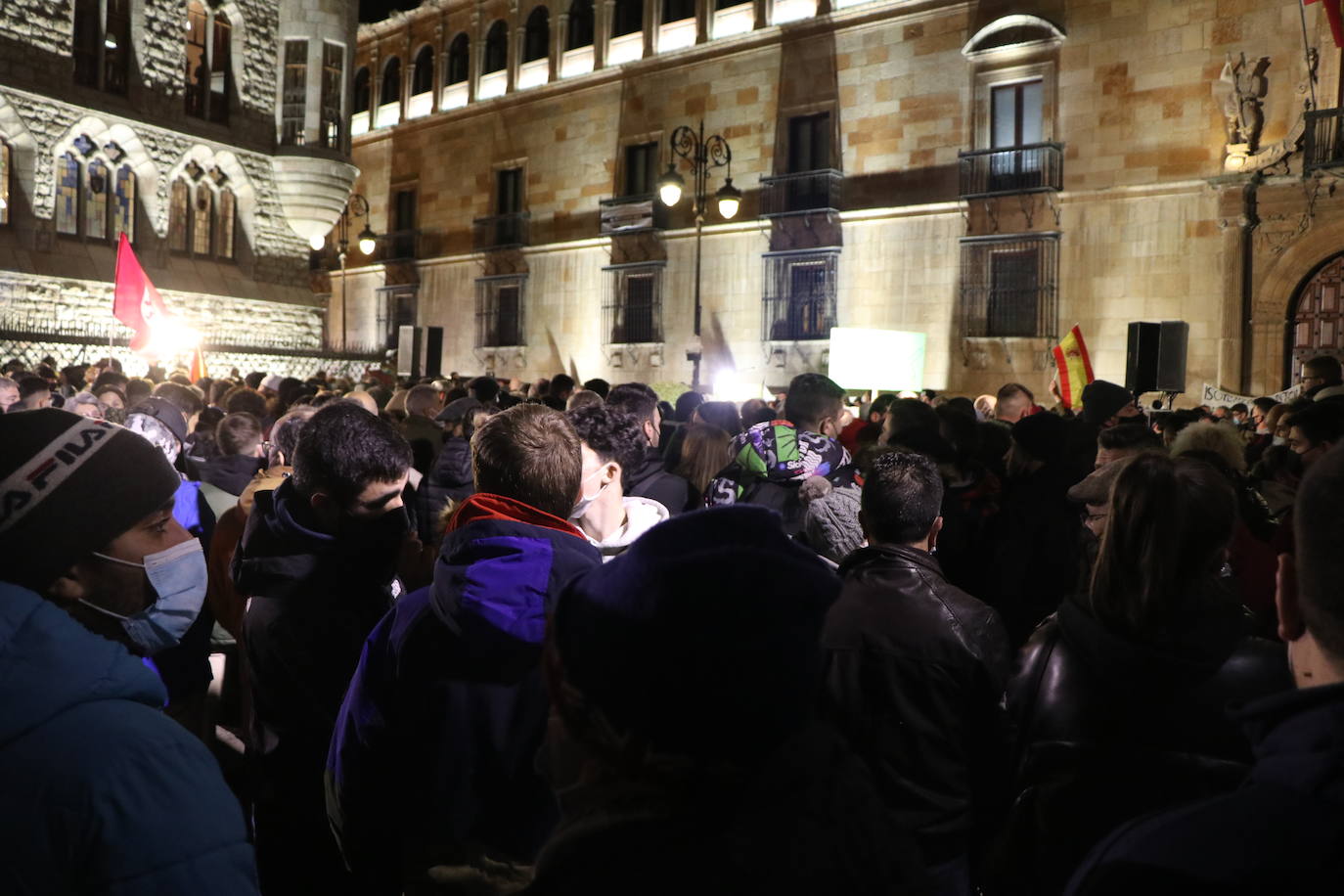 La formación cuenta con su líder, Santiago Abascal, en la presentación de su candidato a la Junta.