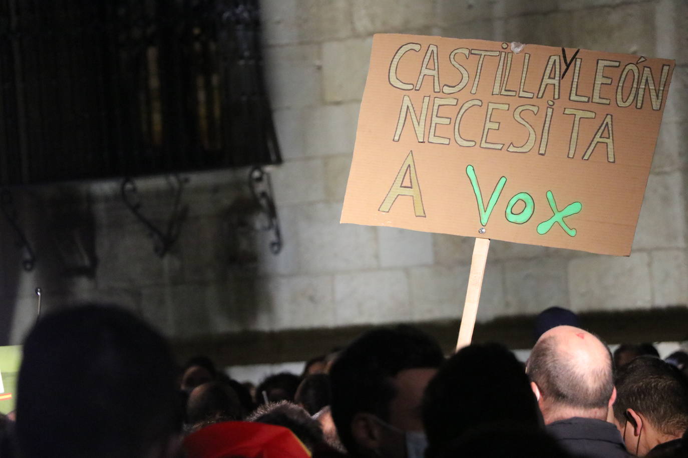 La formación cuenta con su líder, Santiago Abascal, en la presentación de su candidato a la Junta.