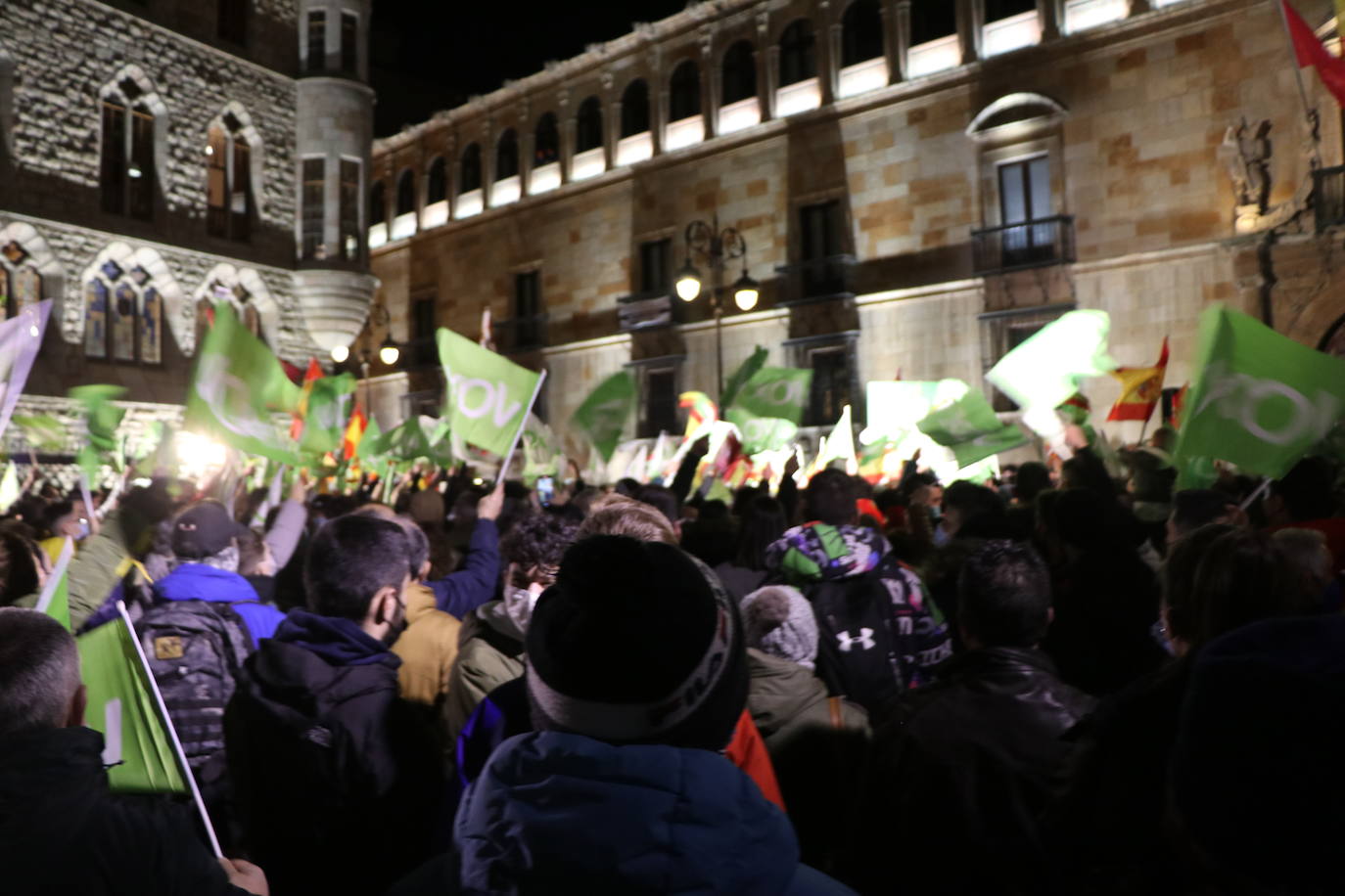 La formación cuenta con su líder, Santiago Abascal, en la presentación de su candidato a la Junta.