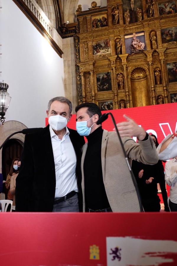 El expresidente del gobierno, José Luis Rodríguez Zapatero y el candidato a la presidencia de la Junta de Castilla y León, Luis Tudanca, participan en la clausura de la Escuela de Gobierno del PSCyL en Salamanca.